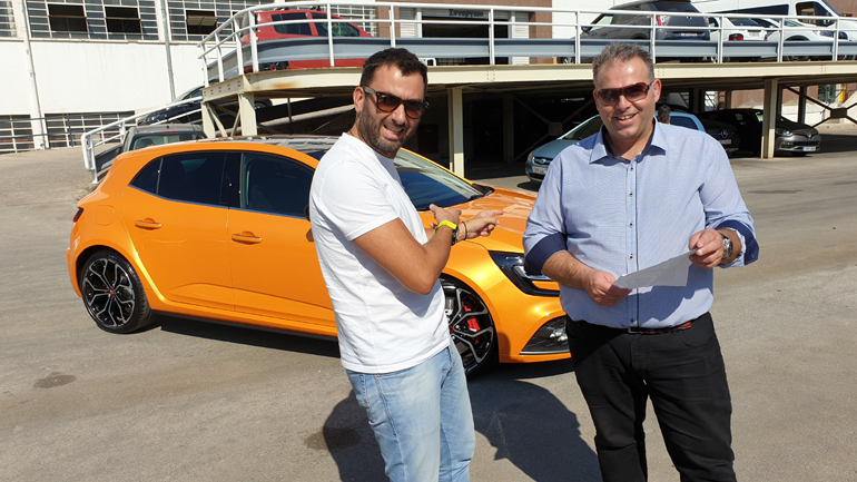 Στην παράδοση ενός τέτοιου μοντέλου δεν θα μπορούσαμε να λείπουμε! Τυχερός πελάτης ο Παναγιώτης Γαζής...