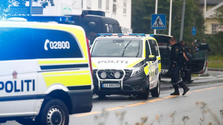 Νορβηγία: Η αστυνομία αντιμετωπίζει ως «απόπειρα τρομοκρατικής επίθεσης» τους πυροβολισμούς σε τζαμί