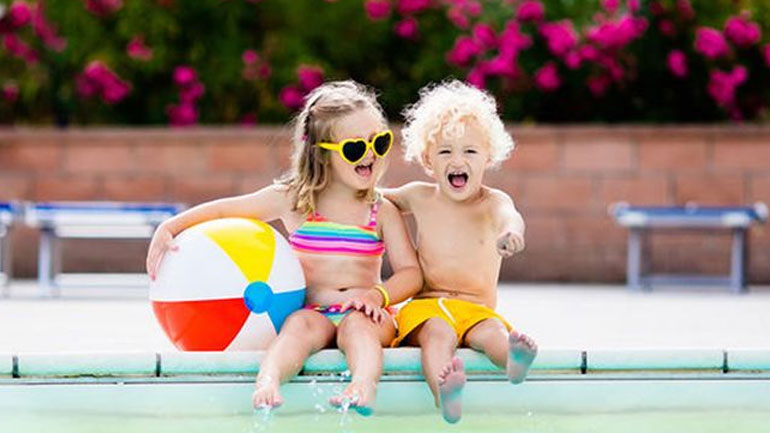 Αυτός είναι ο λόγος που τα παιδιά πρέπει να μαθαίνουν από νωρίς να κολυμπούν