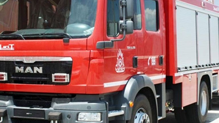 Καίνε ακόμα οι πυρκαγιές σε Ελαφόνησο και Μαραθώνα – Συνεχίζεται η μάχη των πυροσβεστών