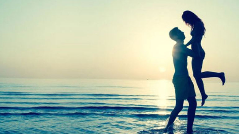 Η ερωτική χημεία στα ζευγάρια εξαρτάται από αυτά τα 3 χαρακτηριστικά