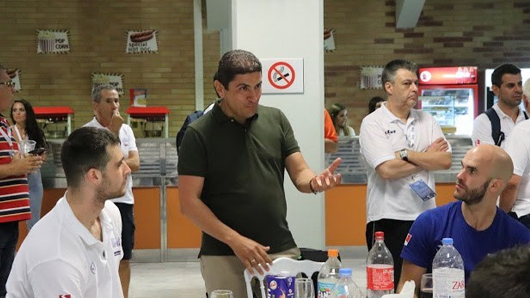 O Αυγενάκης ευχήθηκε καλή επιτυχία στην Εθνική ανδρών εν όψει του Μουντομπάσκετ