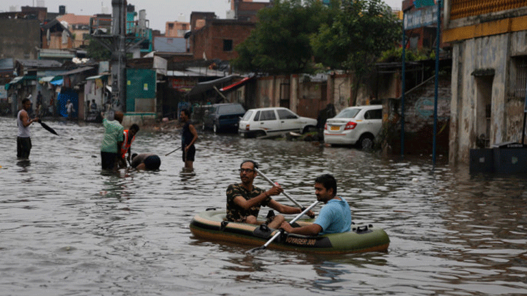 Ινδία: Στους 184 οι νεκροί από τις πλημμύρες