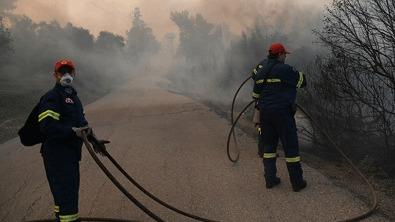 Δήμος Αθηναίων: Αποστολή νερών και χυμών στις δυνάμεις κατάσβεσης στην Εύβοια