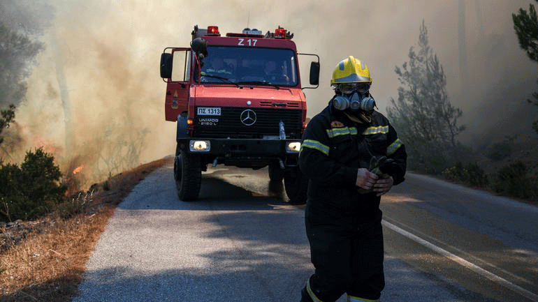 Έσβησε η φωτιά στο Μενίδι