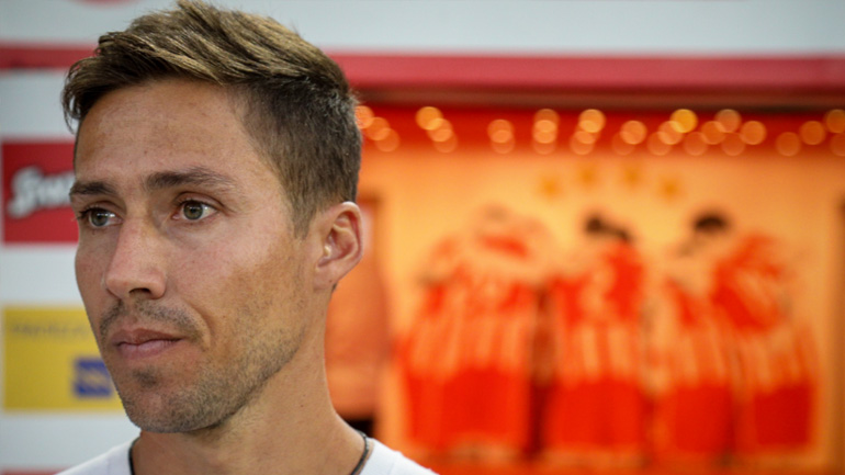 Kαι ο Νταβίντ Φουστέρ βρίσκεται στο Καραϊσκάκη για να παρακολουθήσει τον αγώνα των Πειραιωτών με τους Τούρκους