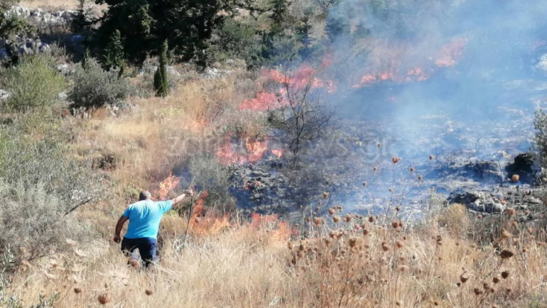 Φωτιά κοντά στην περιοχή Λιβάδια Χανίων