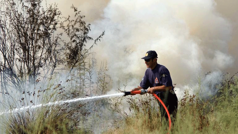 Δύο συλλήψεις για εμπρησμό στη Χίο
