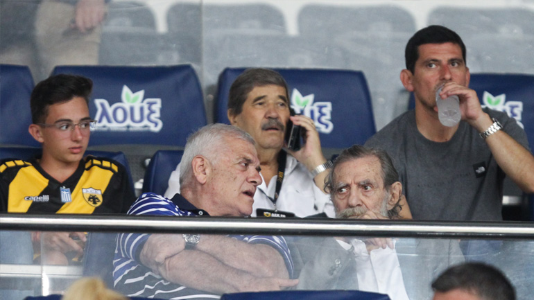 Δίπλα-δίπλα στα επίσημα του ΟΑΚΑ οι Μελισσανίδης και Γιώργος Βαρδινογιάννης