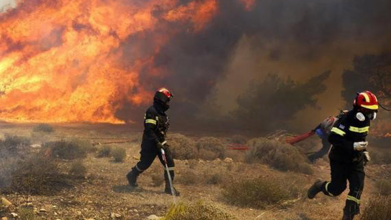 Μεγάλη πυρκαγιά ξέσπασε στη Ζάκυνθο Μεγάλη πυρκαγιά ξέσπασε στη Ζάκυνθο