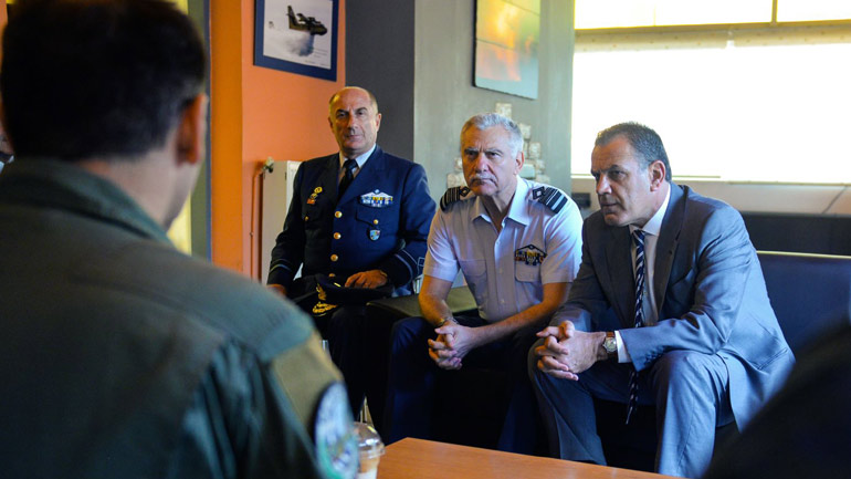 Ο ΥΕΘΑ Νικόλαος Παναγιωτόπουλος στην Αεροπορική Βάση των Καναντέρ