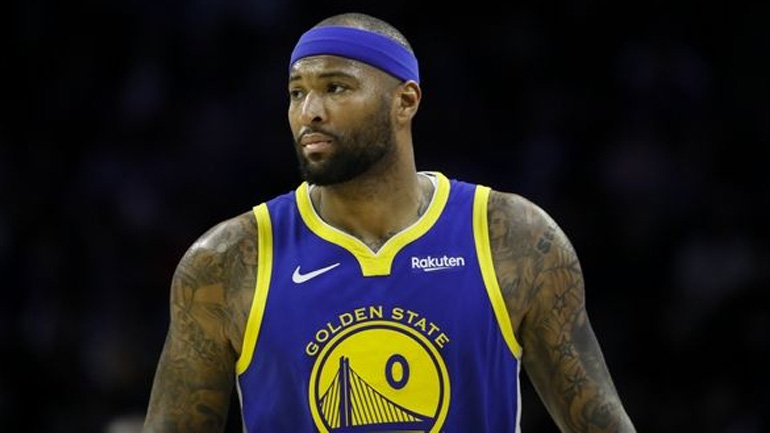 ΝΒΑ: Αγωνία στους Λέικερς για τον ΝτεΜάρκους Κάζινς