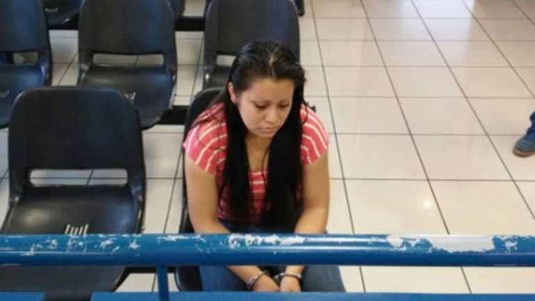 Γέννησε νεκρό βρέφος και δικάζεται για ανθρωποκτονία