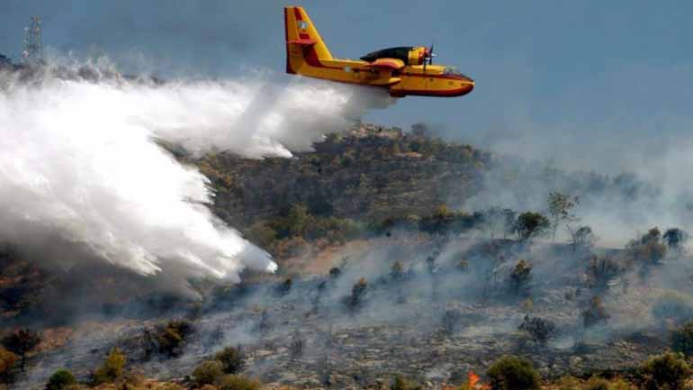 Καταλυτική η επέμβαση των Canadair στην φωτιά της Ζακύνθου