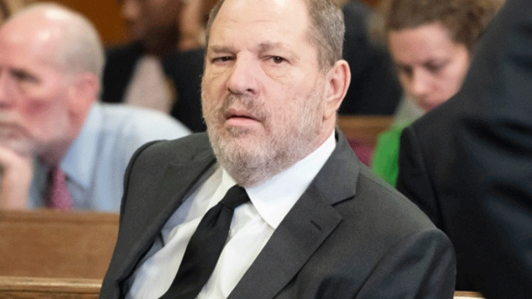 Τι ισχυρίζονται οι δικηγόροι του Χάρβεϊ Γουάινστιν που κατηγορείται για βιασμό