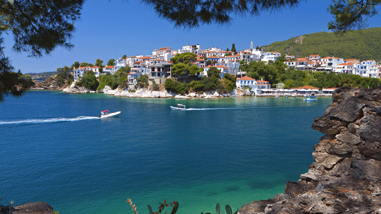 ΔΕΔΔΗΕ για Σκιάθο: Μέχρι το απόγευμα θα αποκατασταθεί η βλάβη στο δίκτυο