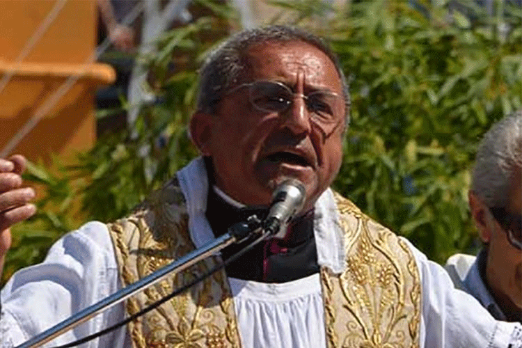 Ο εφημέριος Ντονάτο Πιατσεντίνι 