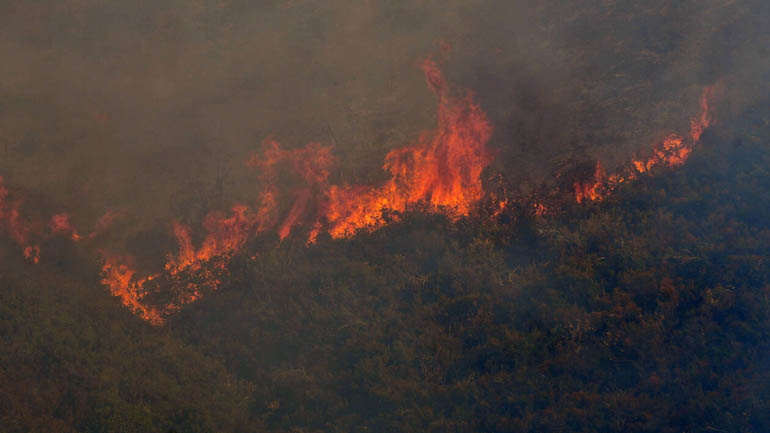 Ρέθυμνο: Υπό μερικό έλεγχο η φωτιά στον Άγιο Βασίλειο