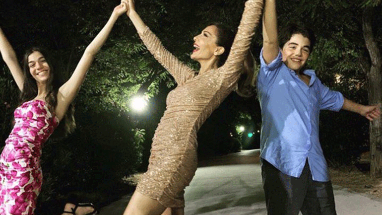 Δέσποινα Βανδή: Το video στο Instagram με την κόρη της και τον γιο της