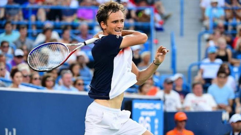 Σινσινάτι όπεν: Ο Μεντβέντεφ «πέταξε έξω» τον Τζόκοβιτς