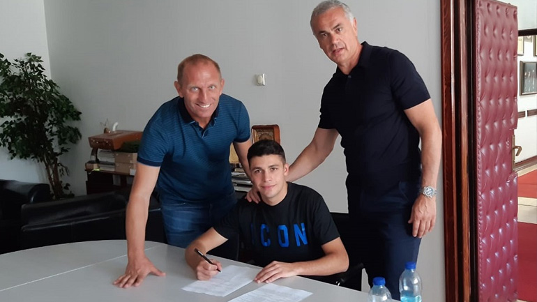 Υπέγραψε στον Ερυθρό Αστέρα ο Ματέο Γκαρσία