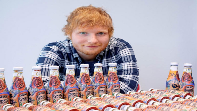 Εκατόν πενήντα μπουκάλια κέτσαπ με τα τατουάζ του Εντ Σίραν