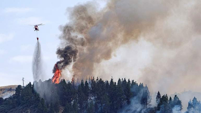 Ισπανία: 8.000 άνθρωποι απομακρύνθηκαν από την περιοχή όπου μαίνεται η πυρκαγιά στο Γκραν Κανάρια