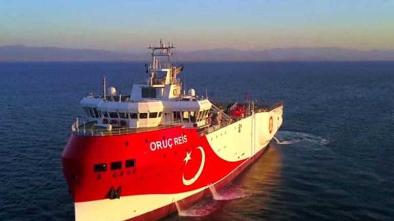 Τσαβούσογλου: Η Τουρκία στέλνει και τέταρτο πλοίο στην ΑΟΖ της Κύπρου