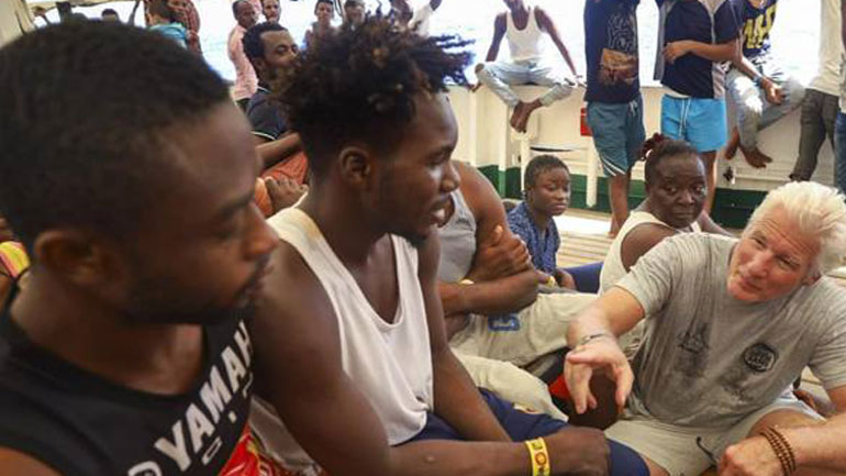 Ρίτσαρντ Γκιρ: «Ο Ματέο Σαλβίνι είναι ένα “μωρό Τραμπ”»