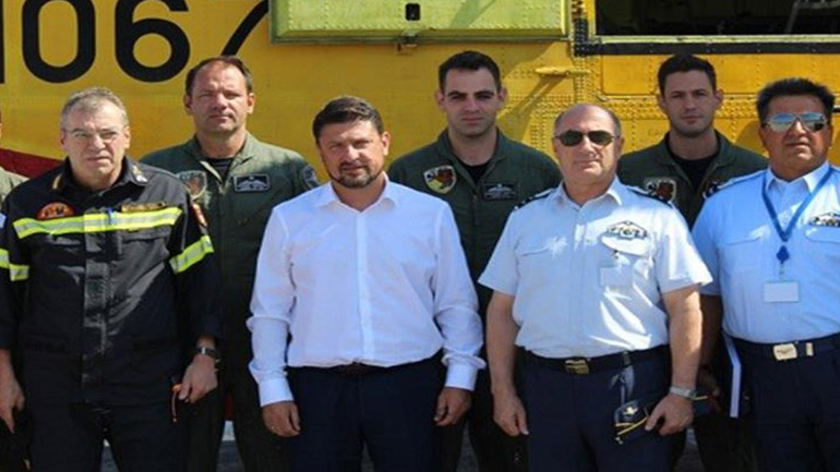 Ο Γ.Γ. Πολιτικής Προστασίας Νίκος Χαρδαλιάς ευχαρίστησε τους πιλότους των Καναντέρ Ο Γ.Γ. Πολιτικής Προστασίας Νίκος Χαρδαλιάς ευχαρίστησε τους πιλότους των Καναντέρ