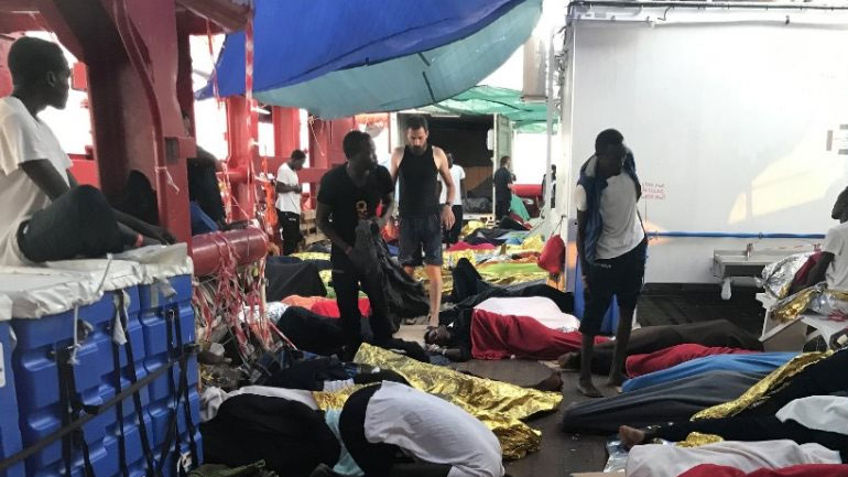 Ocean Viking: 356 μετανάστες παραμένουν επί 11 ημέρες στο πλοίο μεταξύ Μάλτας και Ιταλίας