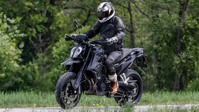 KTM 790 SMC: Megamoto ή Supermoto;