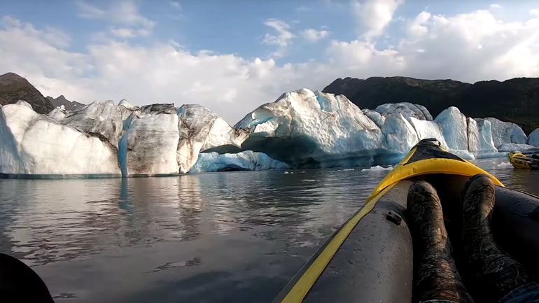 Βρέθηκαν κοντά στην κατάρρευση ενός παγόβουνου