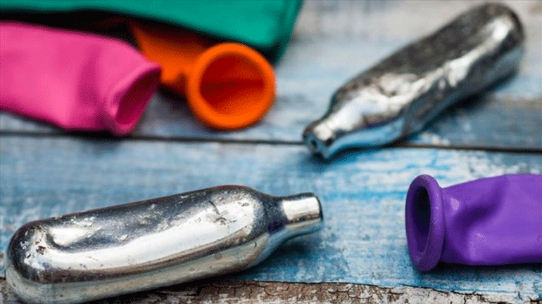 Καμπανάκι της ΑΑΔΕ για τις αμπούλες γέλιου