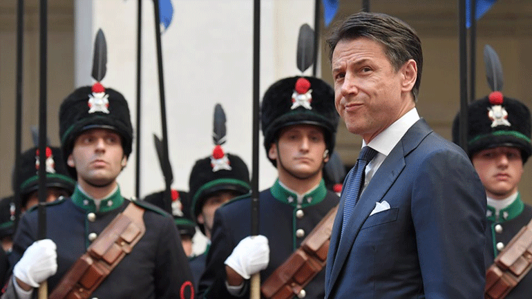 Ιταλία: Στο προεδρικό μέγαρο για να υποβάλει την παραίτησή του ο Τζουζέπε Κόντε