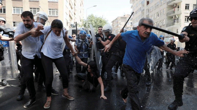 Διαδηλώσεις στην Τουρκία – Χρήση δακρυγόνων από την αστυνομία