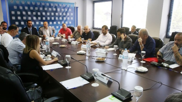 Super League: «Υπάρχουν συμβόλαια σε ισχύ»