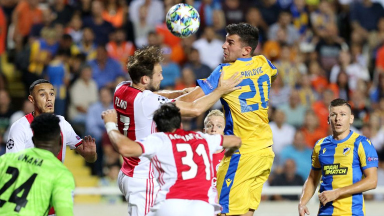 Άξιζε τη νίκη ο ΑΠΟΕΛ, έμεινε στη λευκή ισοπαλία (0-0) με τον Άγιαξ και ελπίζει στην πρόκριση