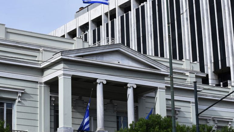 Το ΥΠΕΞ «παρακολουθεί στενά» το ζήτημα με το ιρανικό τάνκερ