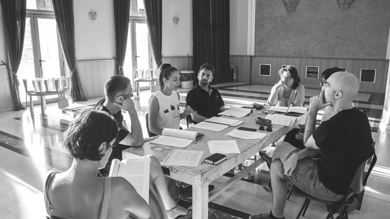 Ξεκίνησαν οι πρόβες για την παράσταση «Μόλλυ Σουήνυ» του Μπράιαν Φρίελ