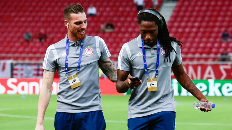 Σα και Σεμέδο στη διάρκεια της αναγνωριστικής βόλτας στον αγωνιστικό χώρο