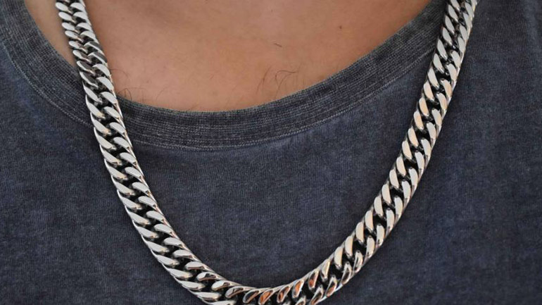 Νεαρός «άρπαζε» τις αλυσίδες από τους λαιμούς των γυναικών στο Ηράκλειο