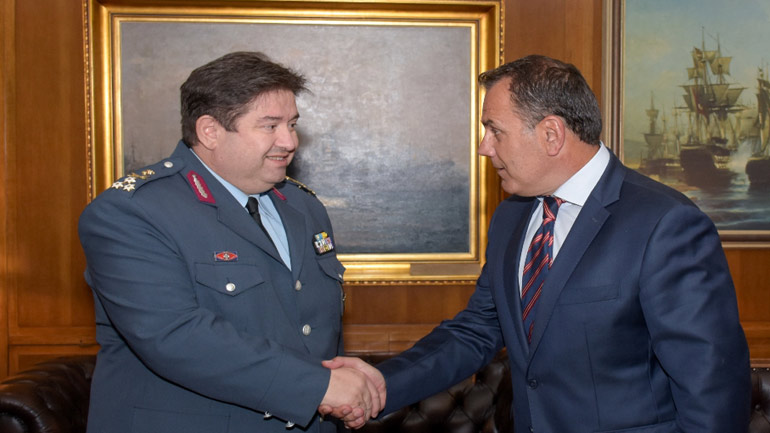 Συνάντηση του ΥΕΘΑ Νικόλαου Παναγιωτόπουλου με τον Αρχηγό της ΕΛ.ΑΣ. Αντιστράτηγο Μιχαήλ Καραμαλάκη