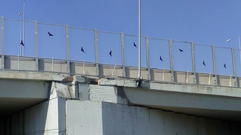 Άκης Τσελέντης: Γέφυρα της περιμετρικής στην Πάτρα κίνδυνος-θάνατος για οδηγούς και πεζούς Άκης Τσελέντης: Γέφυρα της περιμετρικής στην Πάτρα κίνδυνος-θάνατος για οδηγούς και πεζούς