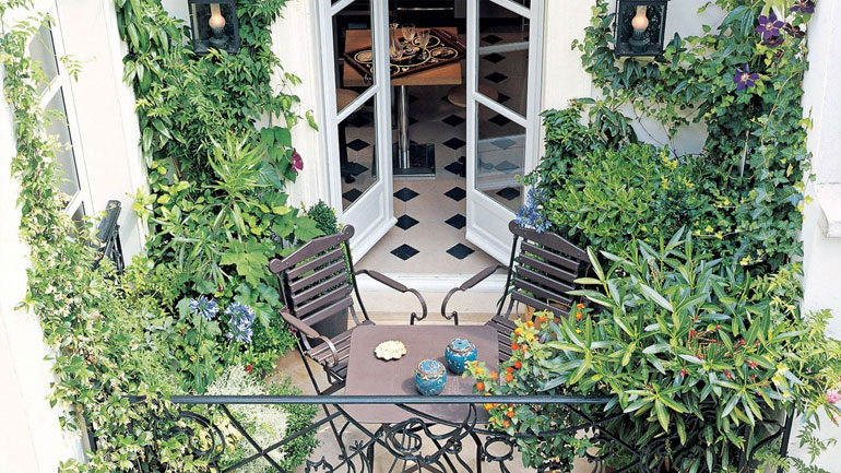 Πώς να φροντίσετε τα φυτά στο μπαλκόνι σας