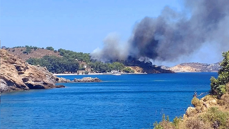 Μεγάλη φωτιά στη Λέρο