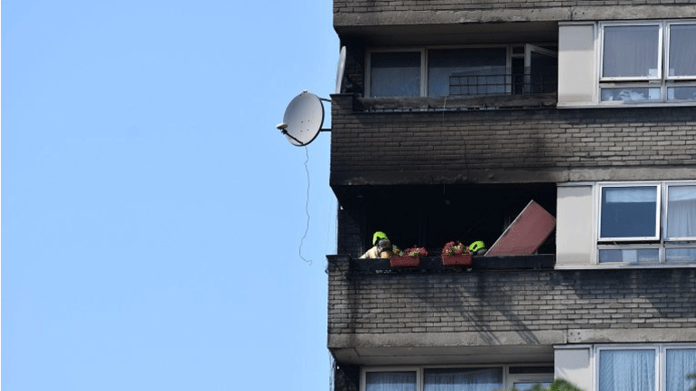Λονδίνο: Έσβησε η πυρκαγιά που είχε ξεσπάσει σε κτήριο κοντά στον Πύργο Γκρένφελ