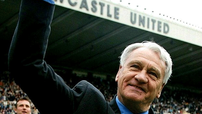 Ελλάδα και Αγγλία, δύο διαφορετικοί κόσμοι στη μπάλα