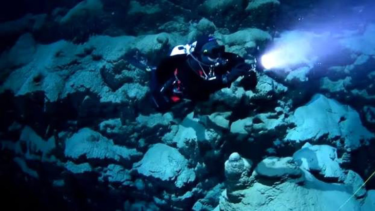 Κάρπαθος: Δύτες εγκλωβίστηκαν σε υποθαλάσσιο σπήλαιο