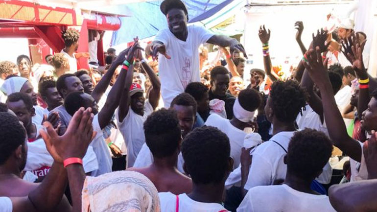 Έφτασε στη Μάλτα το Ocean Viking με τους 356 μετανάστες